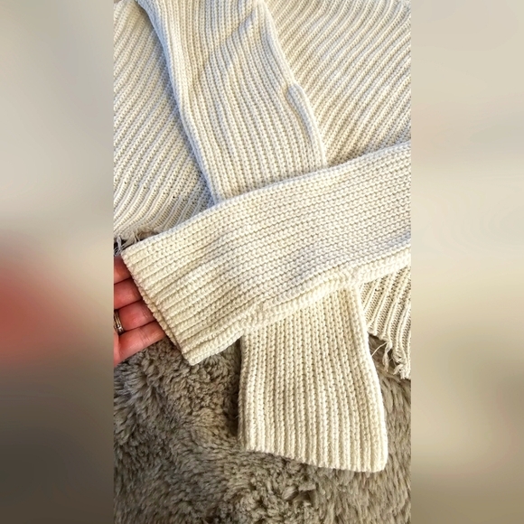 Forever 21 Contemporary Oversized Distressed Womens Off Shoulder Sweater - Picture 2 of 5